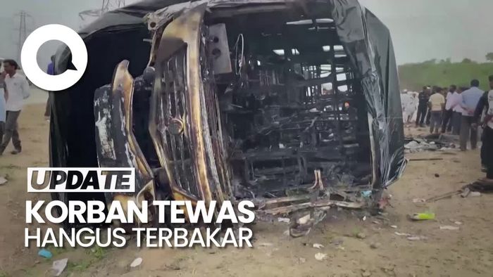 Bus di India Tabrak Tiang-Terbalik, 25 Orang Tewas