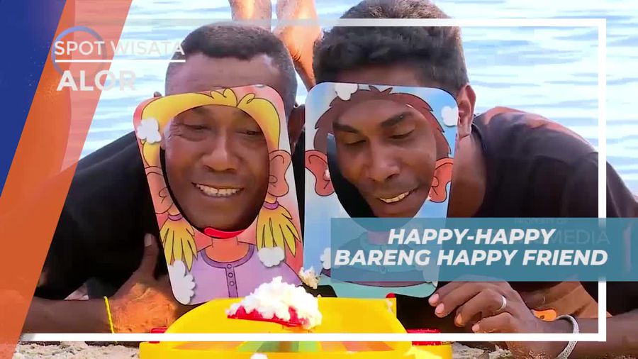 Keseruan Bermain di Tepi Pantai Sebanjar Alor