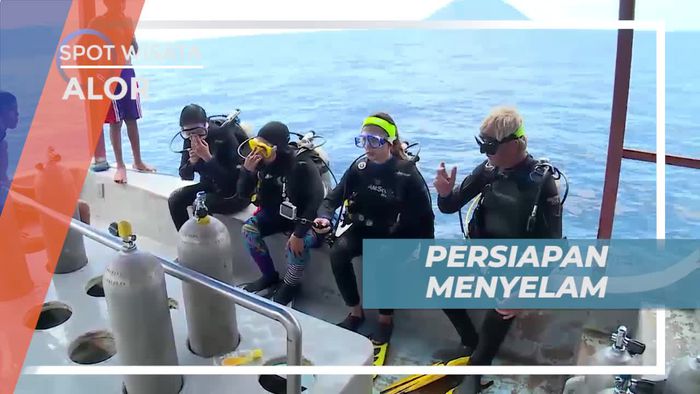 Memakai Perlengkapan Diving, Persiapan Menyelam di Laut Alor