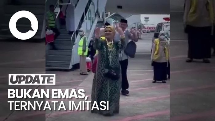 Heboh Emak-emak di Makassar Pamer Perhiasan Emas Sepulang Haji