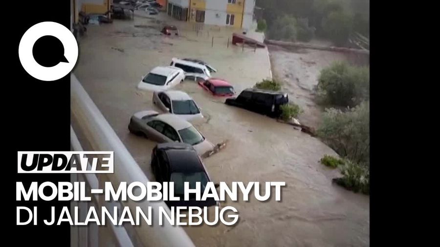 Banjir Bandang Terjang Rusia, Mobil-mobil Hanyut