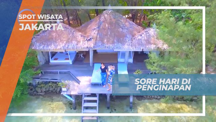 Menikmati Suasana Sore Berlatar Pemandangan Laut Yang Indah, Kepulauan Seribu