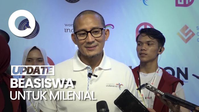 Sandiaga Beri Beasiswa Wirausaha ke Ratusan Milenial di Makassar