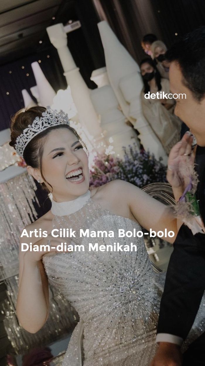 Diam-diam Tina Toon Sudah Menikah
