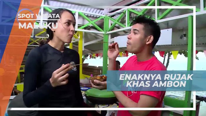 Menikmati Kesegaran Rujak Khas Maluku