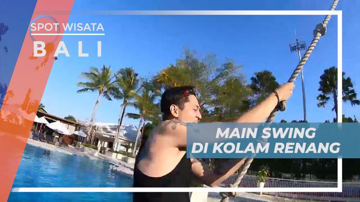 Seru-seruan Bermain Wahana Swing di Kolam Renang, Bali