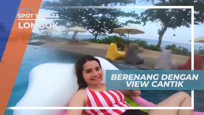 Berenang Seru Ditemani Panorama Birunya Lautan, Lombok
