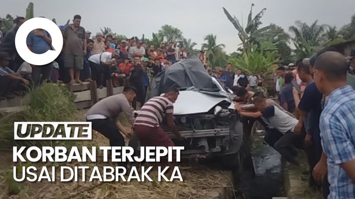 Minibus Ditabrak KA di Perlintasan Tanpa Palang Pintu Asahan, 1 Orang Tewas