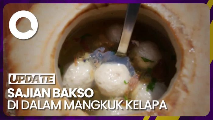 Sensasi Makan Bakso dengan Mangkuk Buah Kelapa