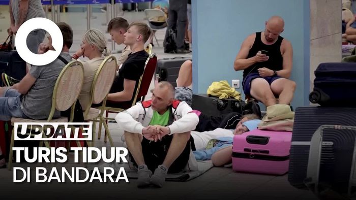 Penampakan Ribuan Turis Tidur di Bandara Gegara Kebakaran Hutan
