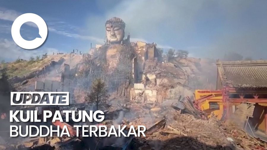 Penampakan Kuil Patung Buddha Raksasa di Cina Terbakar