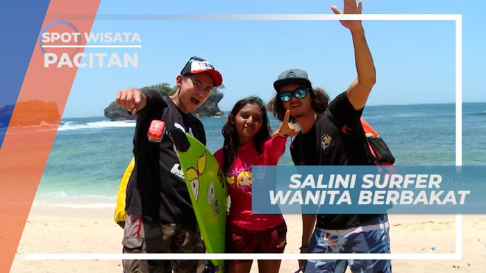 Berkenalan Dengan Surfer Wanita Berbakat di Pantai Klayar Pacitan