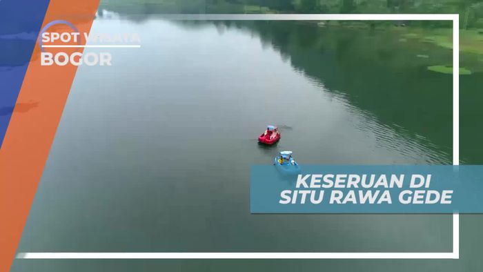 Keseruan Naik Perahu Bebek di Situ Rawa Gede Bogor