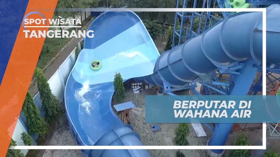 Berputar-putar di Atas Pelampung Ban di Wahana Seluncuran yang Seru, Tangerang