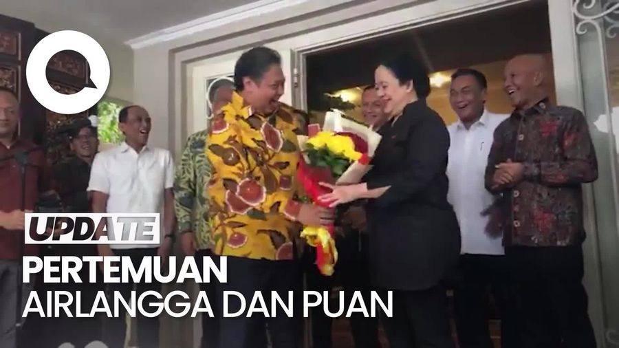 Momen Airlangga Hartarto Beri Bunga Politik ke Puan Maharani