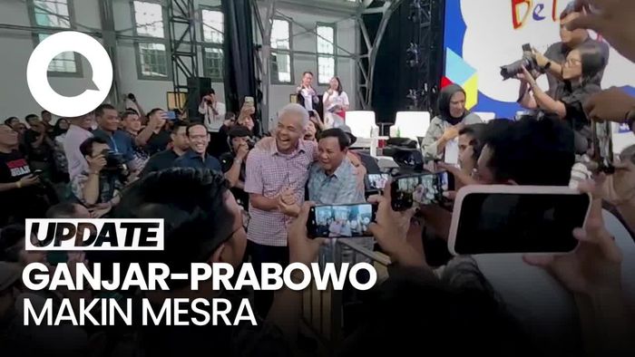 Kompak Berbaju Kotak-kotak Ganjar-Prabowo hingga Salam Komando