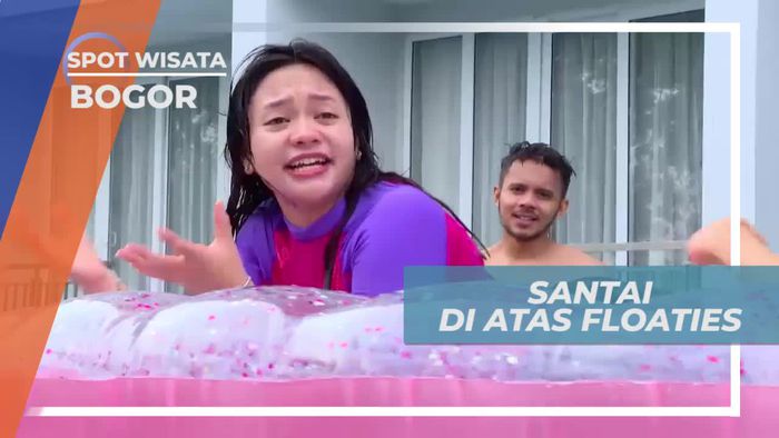 Bersantai Dengan Floaties di Kolam Penginapan Bogor