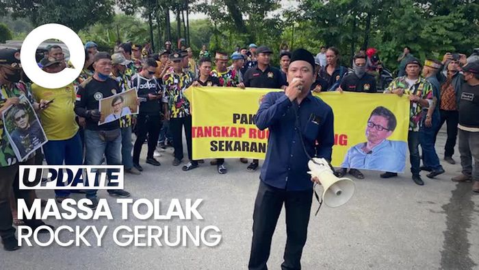 Gelombang Penolakan Rocky Gerung Jadi Pembicara