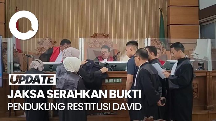 Momen Jaksa Tunjukan Barbuk Pelat Mobil-Baju Mario saat Aniaya David