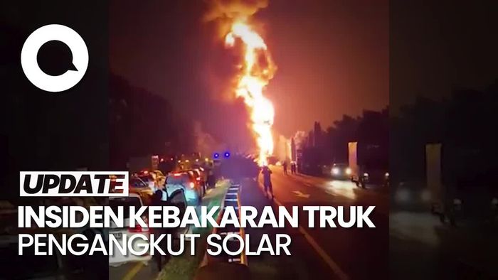 Besarnya Api Truk Tangki BBM yang Kebakaran di Tol Belmera Medan