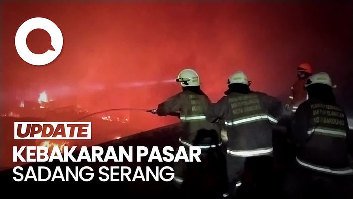 Pasar Sadang Serang Bandung Terbakar!