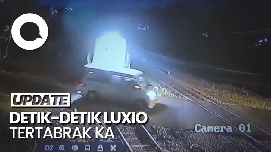 Rekaman CCTV Luxio Tertabrak KA Dhoho di Jombang