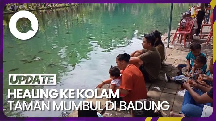 Menikmati Birunya Kolam Taman Mumbul di Badung