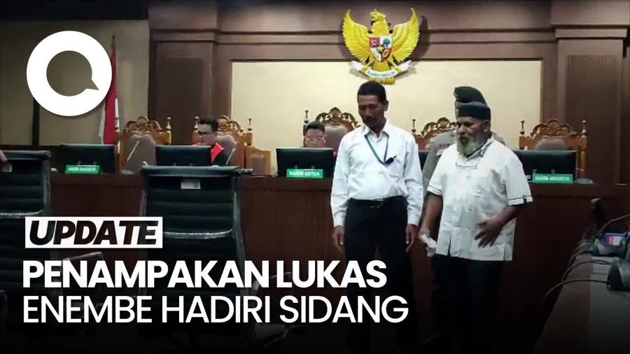 Penampakan Lukas Enembe Kini Pakai Alas Kaki di Persidangan