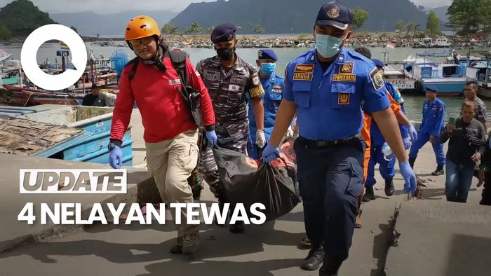 2 Perahu Pecah Dihantam Ombak di Tulungagung, 4 Nelayan Tewas