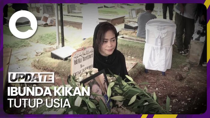 Ketegaran Kikan Cokelat Antar Ibunda ke Peristirahatan Terakhir