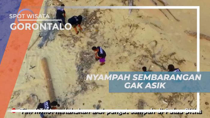 Membersihkan Sampah Demi Menjaga Kebersihan Pulau Bitila Gorontalo