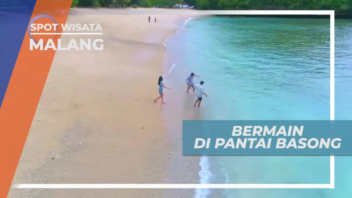 Air Jernih dan Pasir Putih Pantai Basong Kota Malang