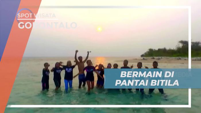 Keseruan Bermain di Tepi Pantai Pulau Bitila Gorontalo
