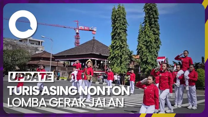 Antusiasme WNA Ikut Nonton Lomba Gerak Jalan Indah di Bali