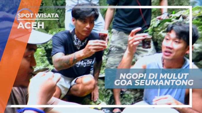 Seruput Kopi Hangat di Mulut Goa Seumantong Aceh