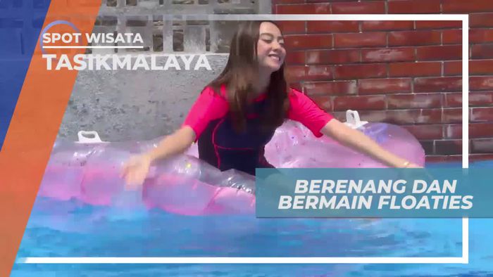 Berenang dan Bersantai Dengan Floaties di Tasikmalaya
