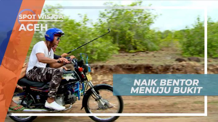 Naik Bentor Mencoba Melintasi Medan Curam Menuju Bukit, Aceh
