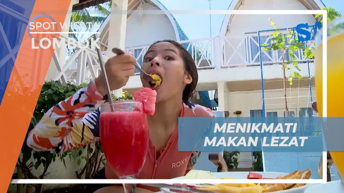 Menyantap Kuliner Lezat di Pinggir Kolam Penginapan, Lombok