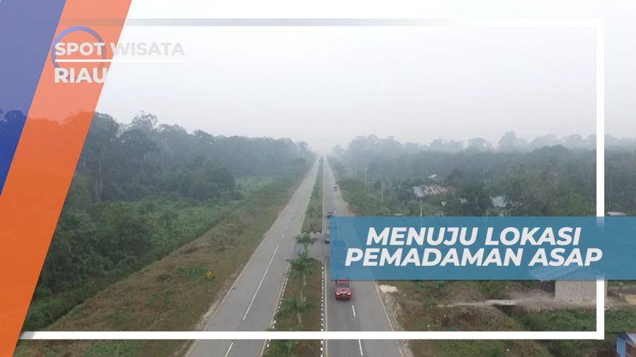 Menuju Titik Lokasi Pemadaman Kebakaran Hutan, Riau