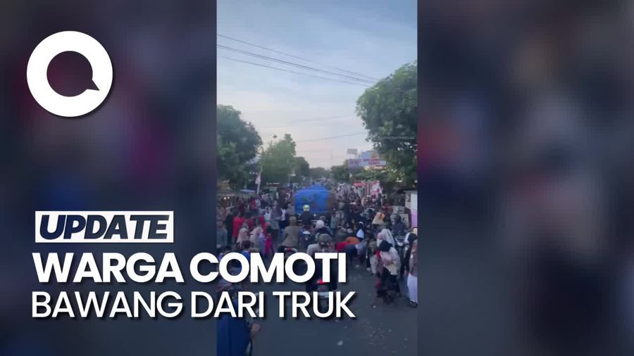 Viral Kerumunan Warga Curi Bawang Dari Truk yang Melintas di Ponorogo