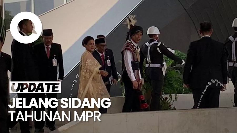 Jokowi Tiba di Gedung DPR/MPR RI, Pakai Baju Adat Tanimbar