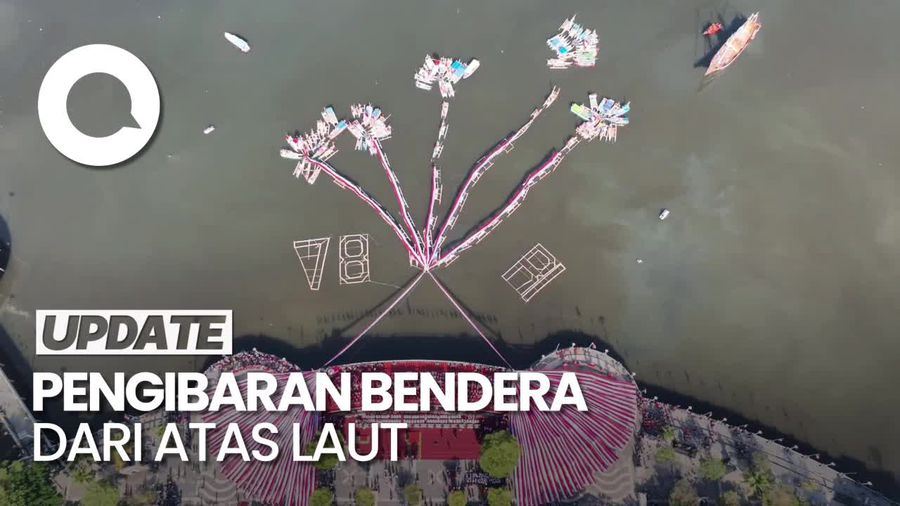 HUT RI di Anjungan Losari Bentangkan Bendera Berbentuk Bunga Rampai