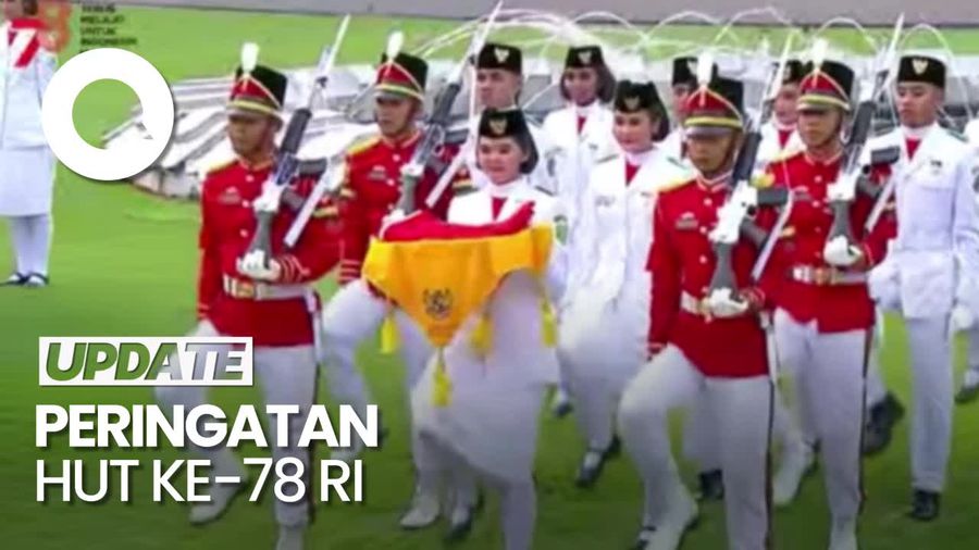 Momen Khidmat Penurunan Bendera Merah Putih di Istana
