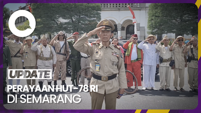 Komunitas Sepeda Berkostum Pejuang Gelar Upacara Kemerdekaan di Semarang