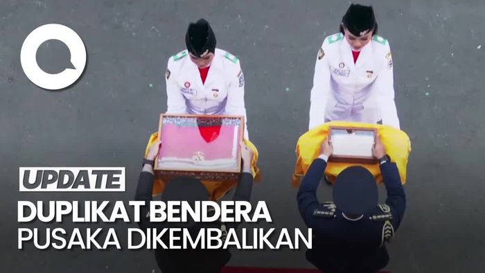 Momen Kirab Pengembalian Duplikat Bendera Pusaka dari Istana ke Monas
