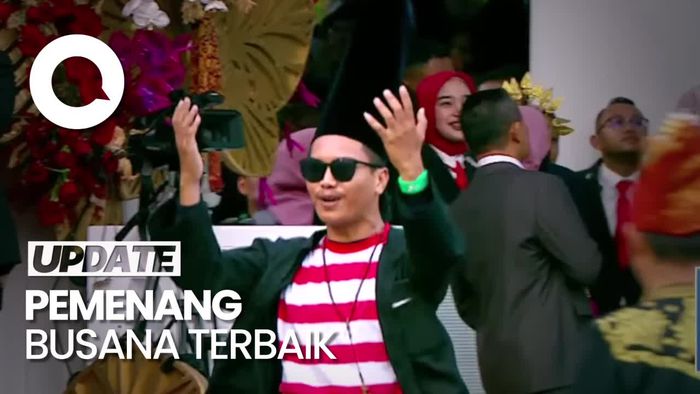 Gaya Ricky Berbaju Madura Peci Super Tinggi Bikin Senyum-senyum Jokowi