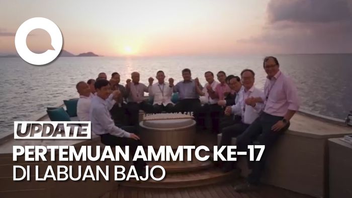 Momen Kapolri Ajak Delegasi AMMTC Menikmati Labuan Bajo dari Kapal Pinisi