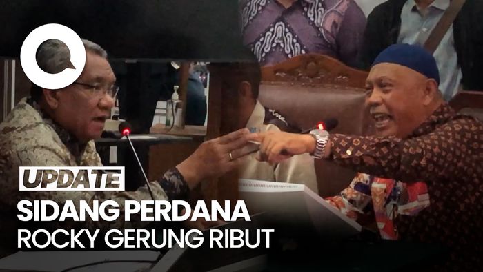 Momen Sidang Perdana Gugatan Terhadap Rocky Gerung Diwarnai Ribut-ribut