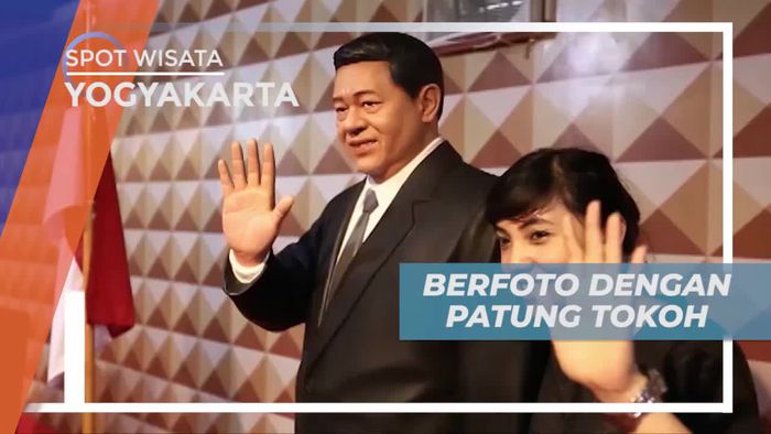 Berfoto Dengan Patung Tokoh Penting Dunia di Museum de Arca Yogyakarta