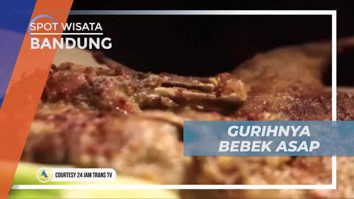Menikmati Cita Rasa Gurih Bebek Asap Bandung